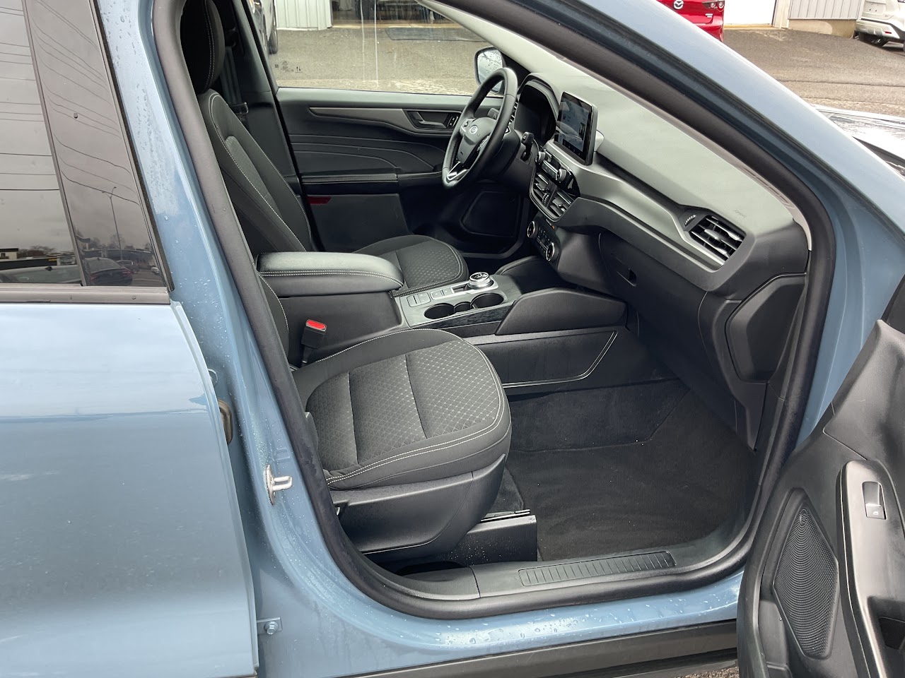 2025 Ford Escape — photo 13 of 35