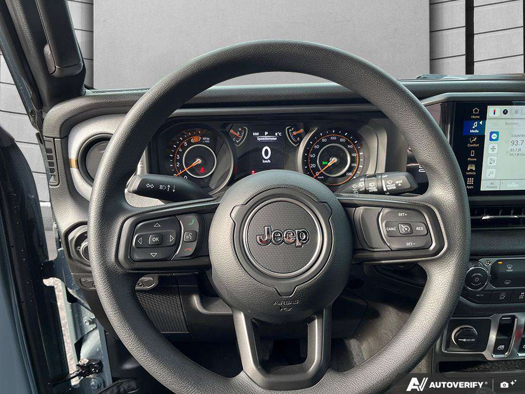 2026 Jeep Wrangler — photo 14 de 25