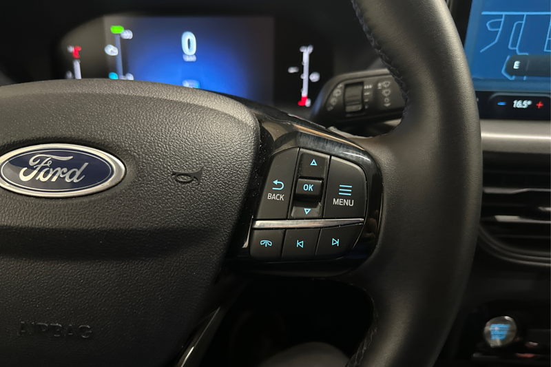 2025 Ford Escape Plug-in Hybrid — photo 25 of 28