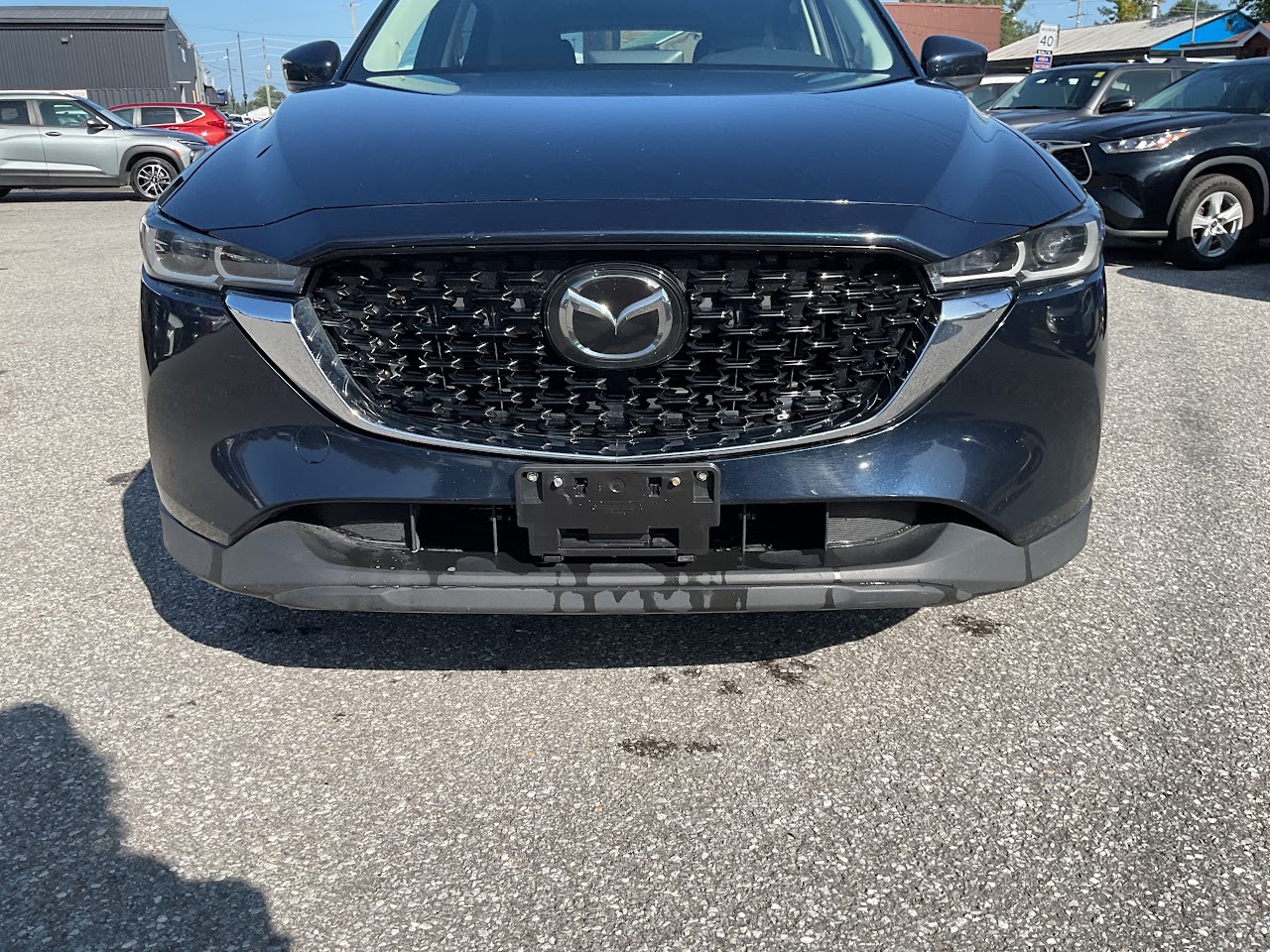 2025 Mazda CX-5 — photo 18 of 34