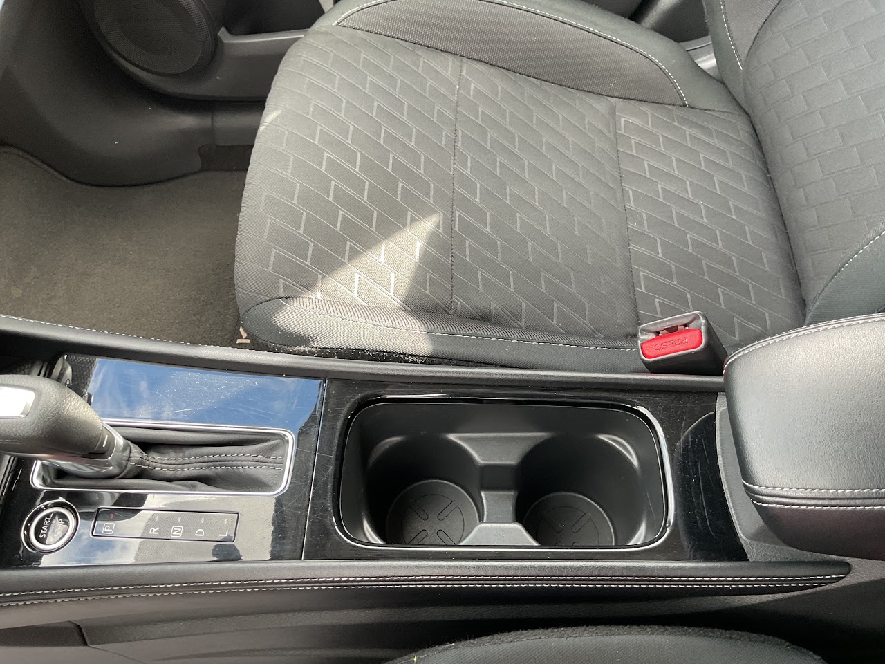 2025 Nissan Kicks Play — photo 26 of 34