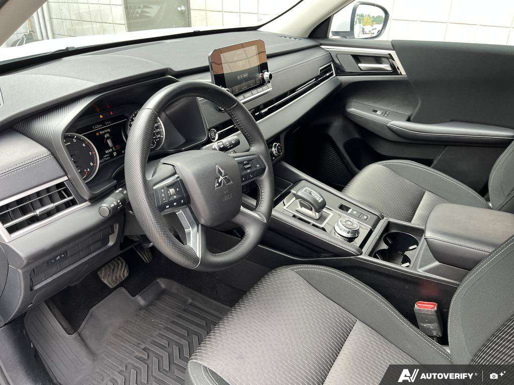 2024 Mitsubishi Outlander — photo 18 de 30