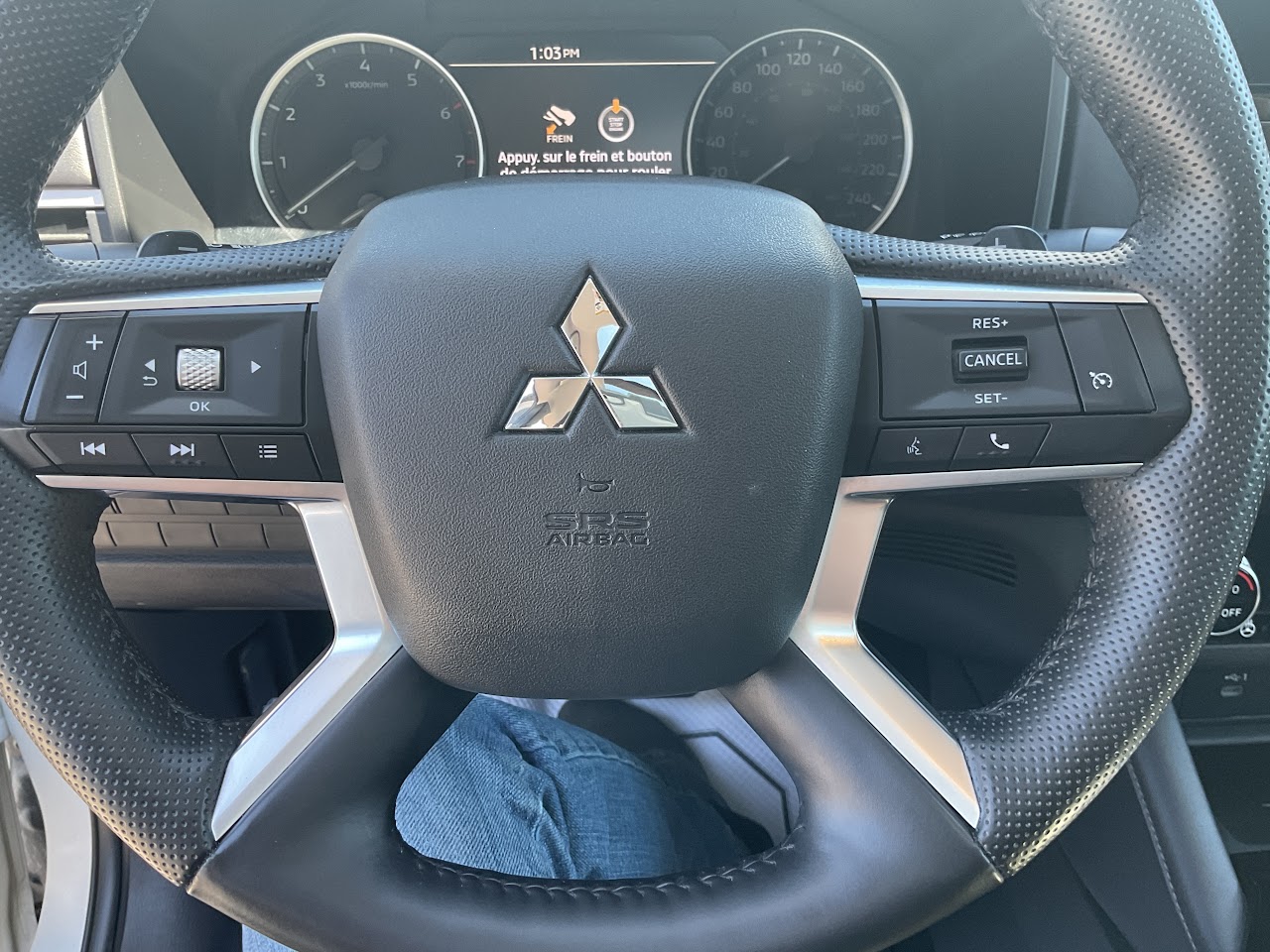 2025 Mitsubishi Outlander — photo 25 of 32