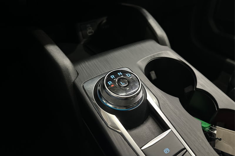 2025 Ford Escape Plug-in Hybrid — photo 34 of 35