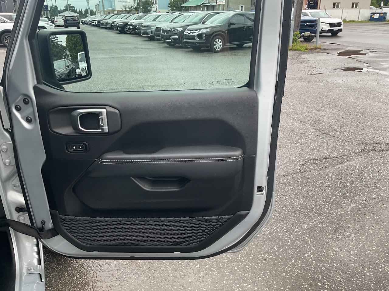 2023 Jeep Wrangler — photo 29 de 32