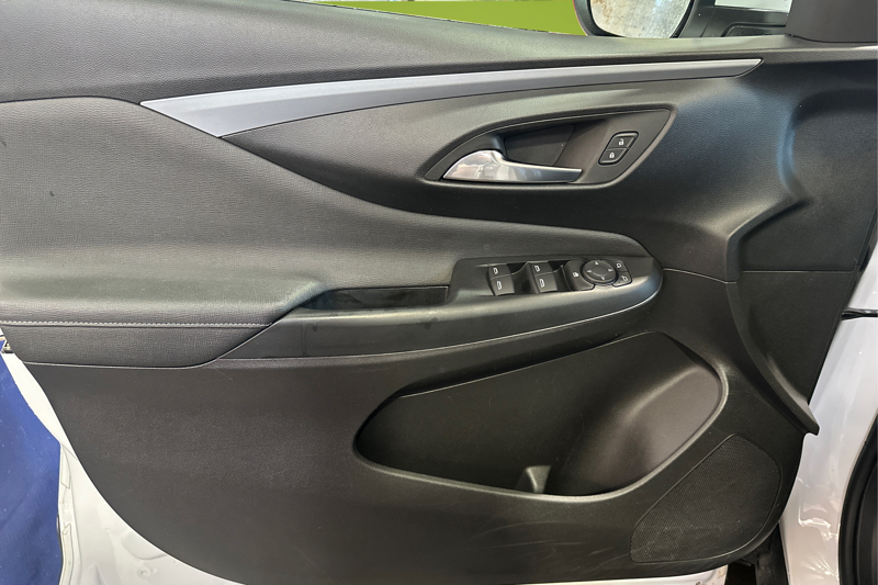 2025 Buick Envista — photo 19 of 33