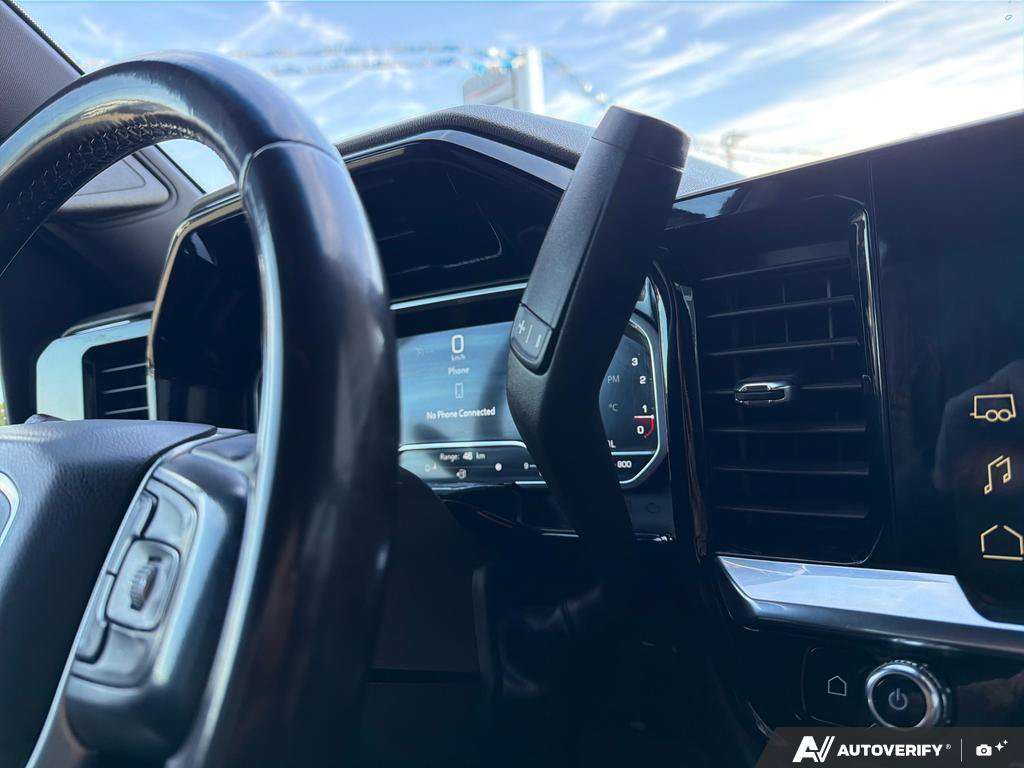 2023 GMC Sierra 1500 — photo 18 of 25