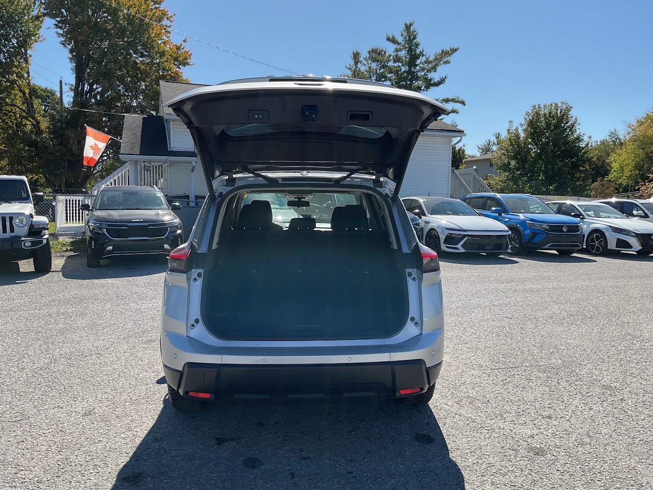 2025 Nissan Rogue — photo 9 of 33