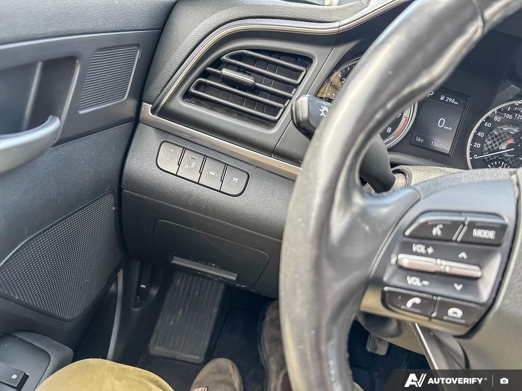 2019 Hyundai Elantra — photo 17 of 25