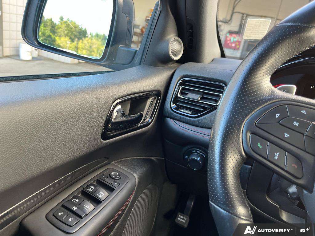 2025 Dodge Durango — photo 17 of 25