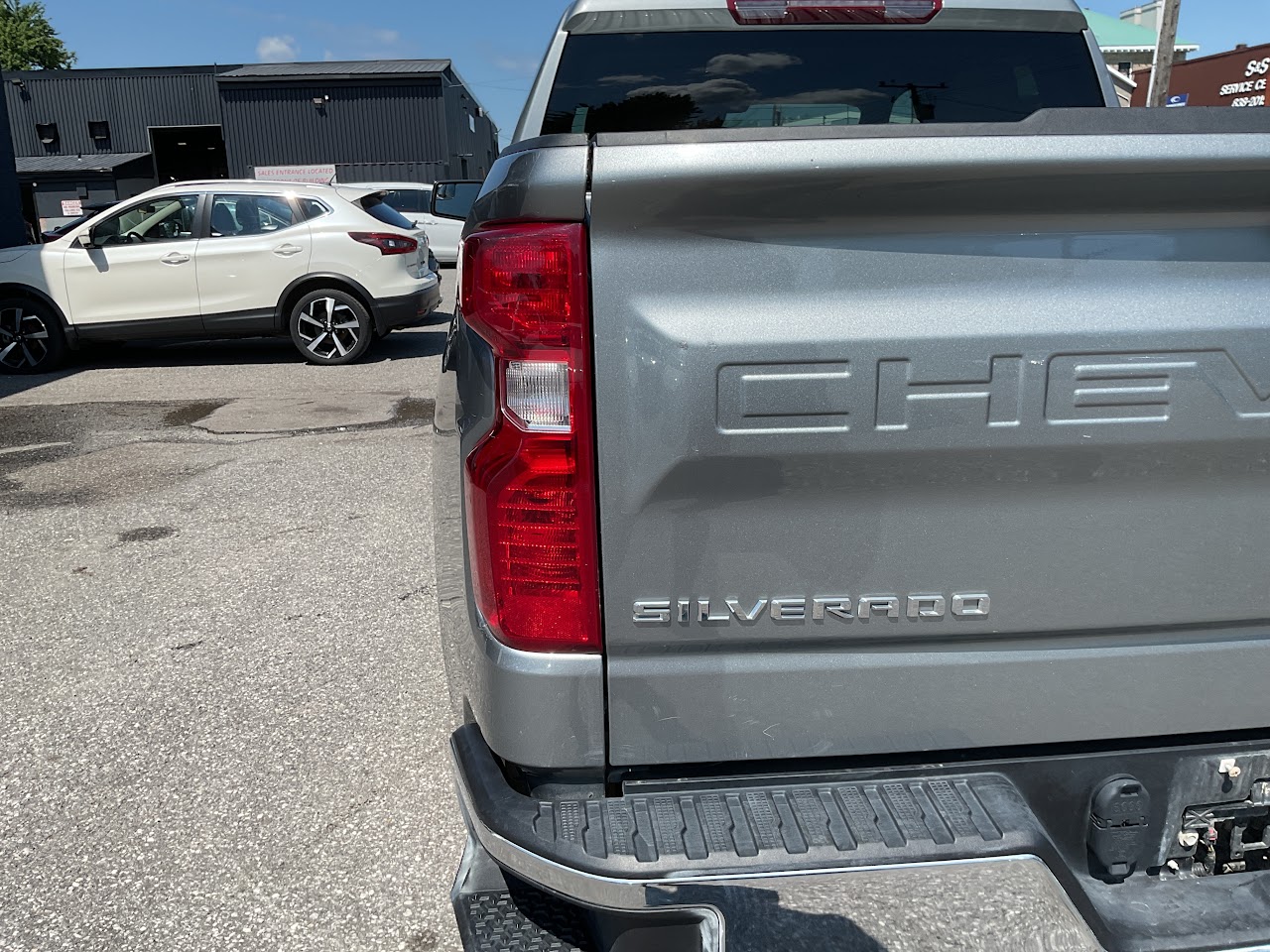 2025 Chevrolet Silverado 1500 — photo 16 of 34