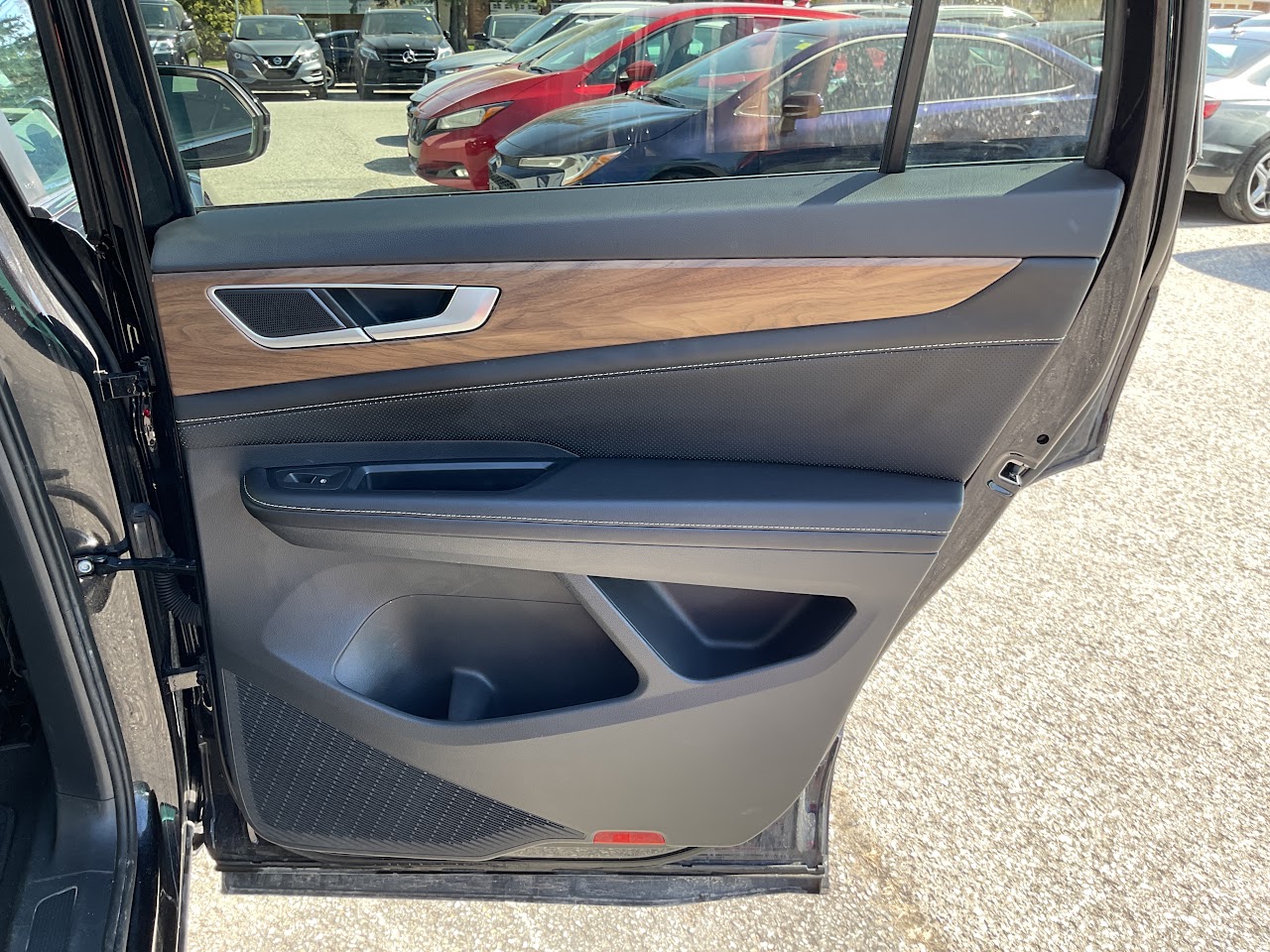 2024 Volkswagen Atlas — photo 19 of 21