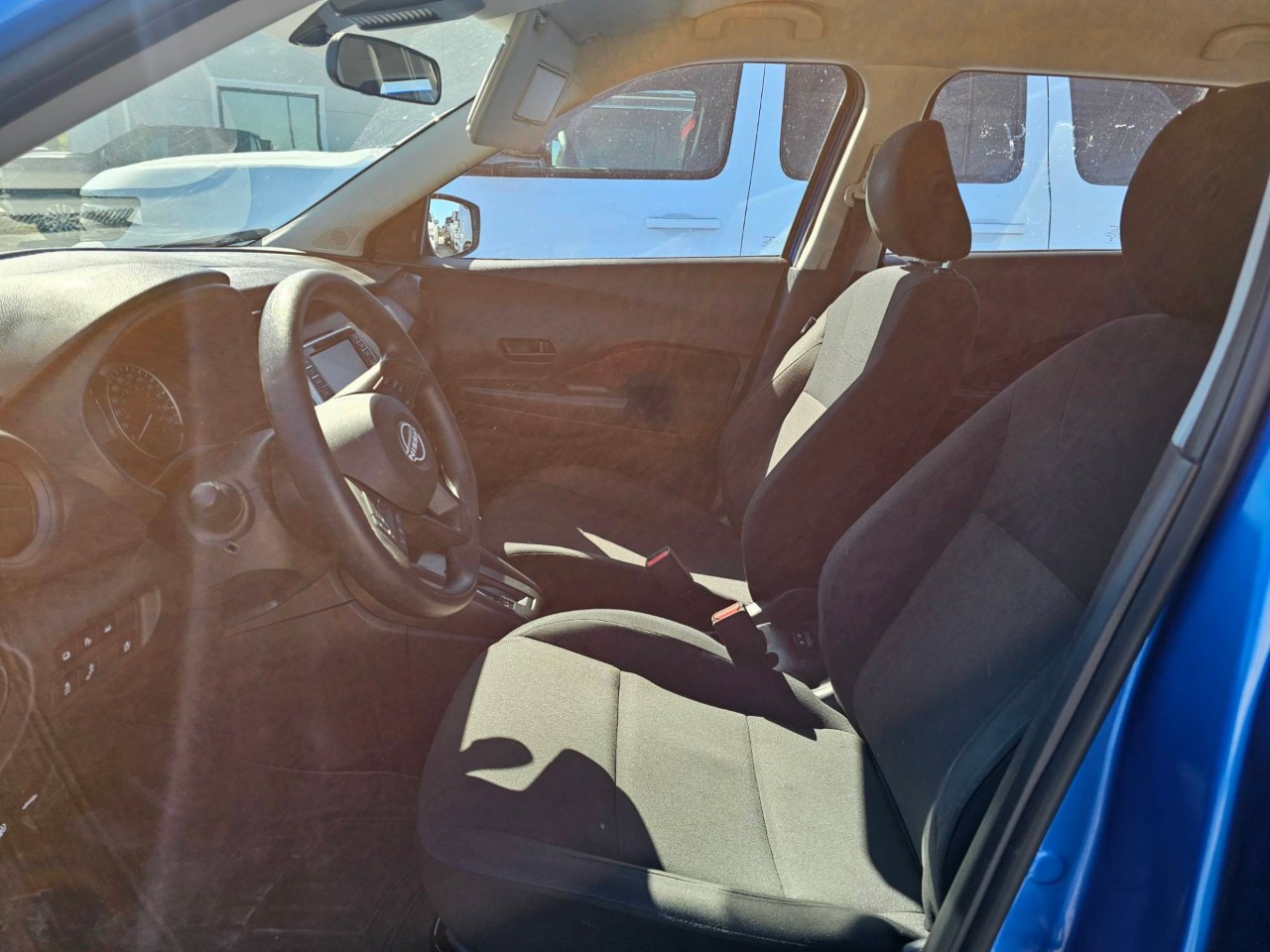 2025 Nissan Kicks Play — photo 11 of 25