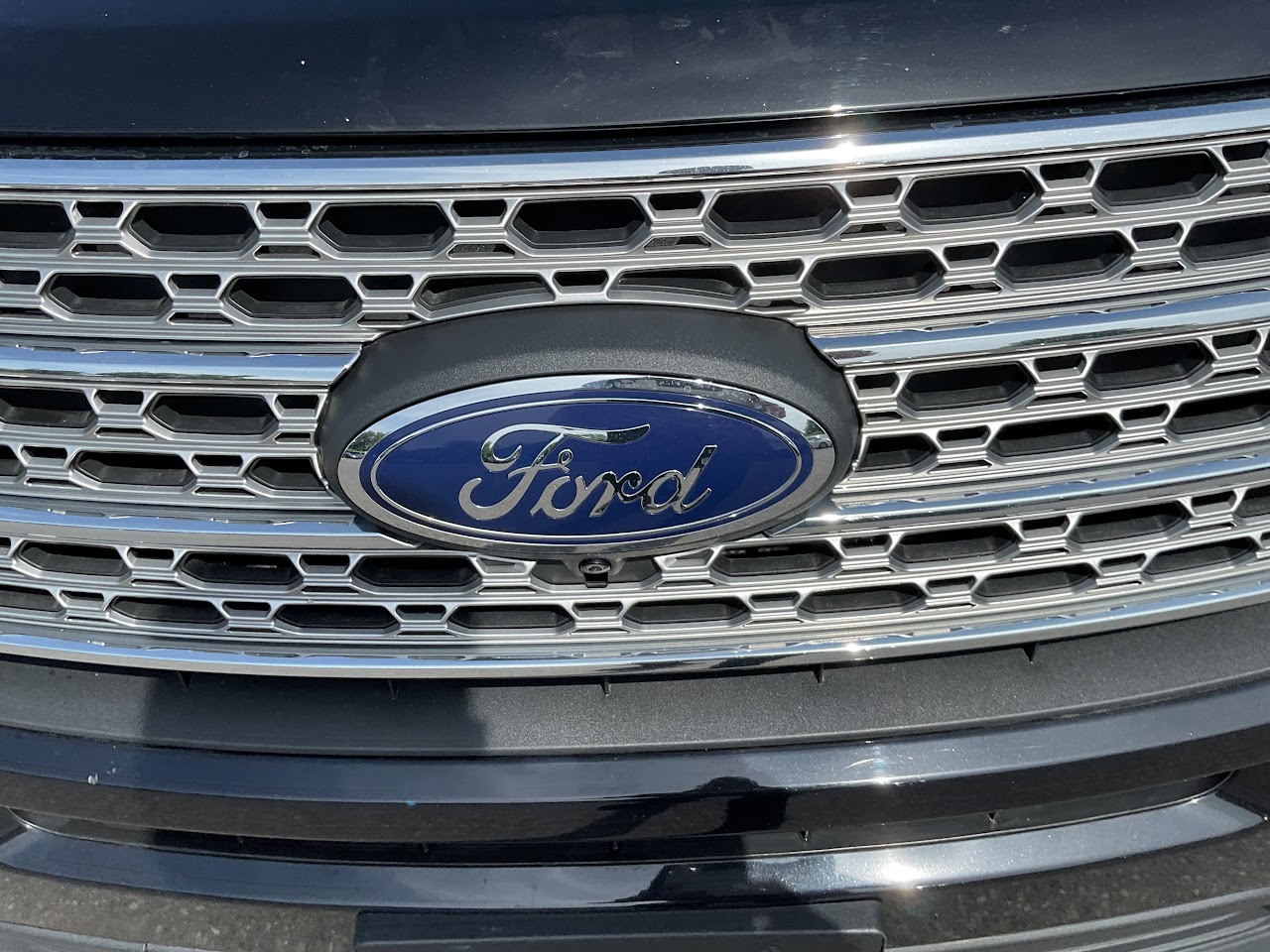 2024 Ford Explorer — photo 20 of 34