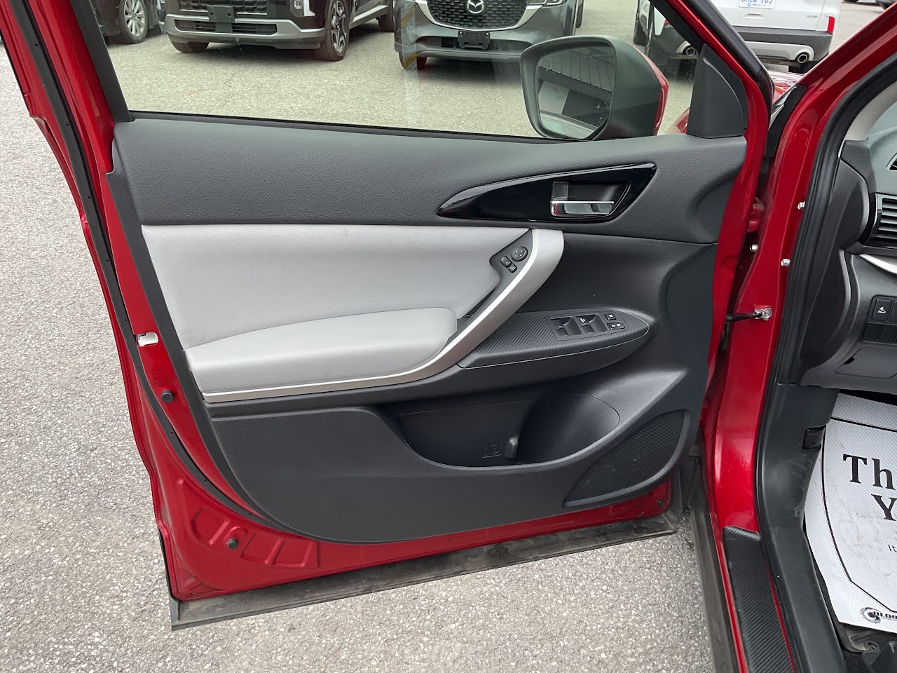 2023 Mitsubishi Eclipse Cross — photo 29 of 32