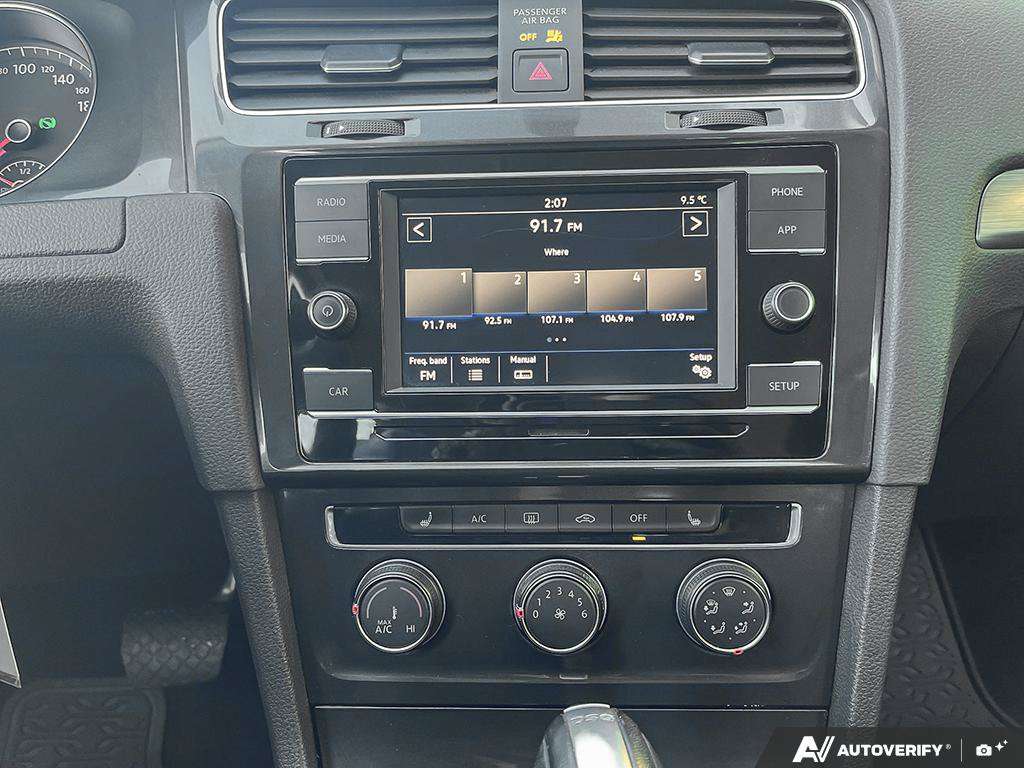 2019 Volkswagen Golf SportWagen — photo 19 of 25