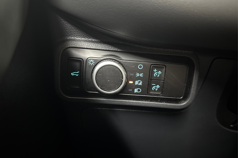 2025 Ford Explorer — photo 16 de 35