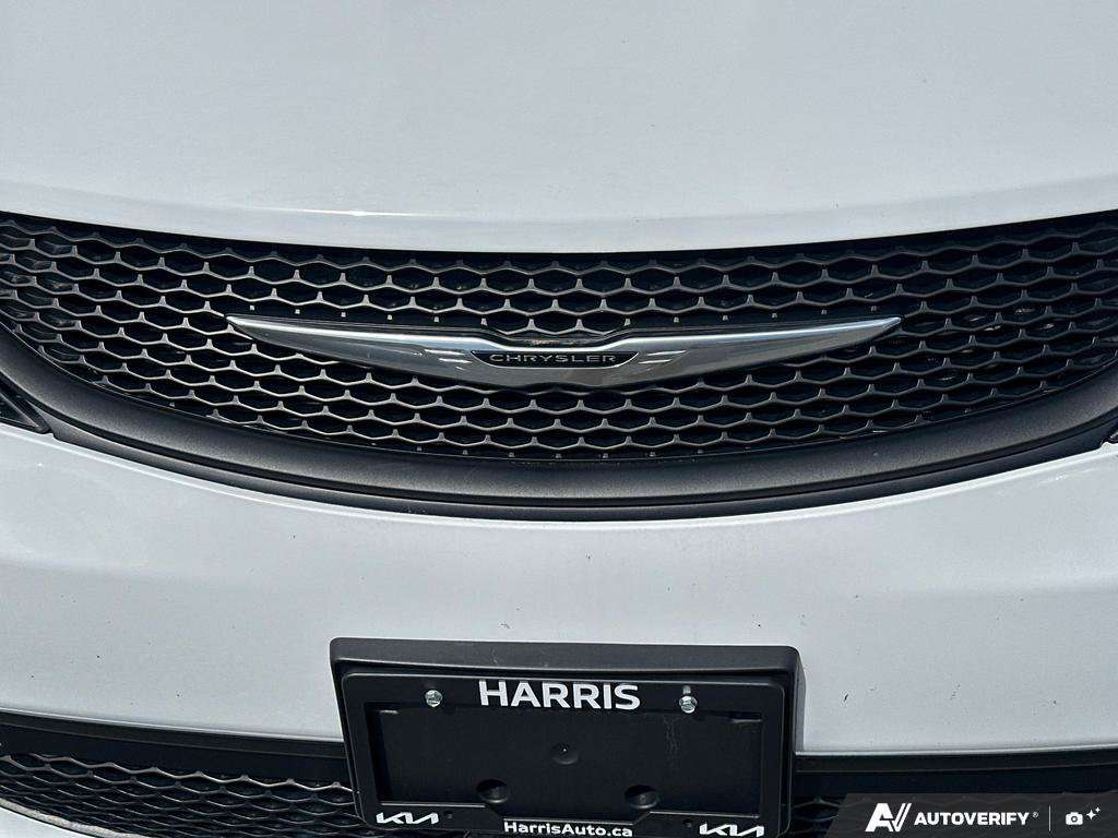 2025 Chrysler Grand Caravan — photo 9 of 25