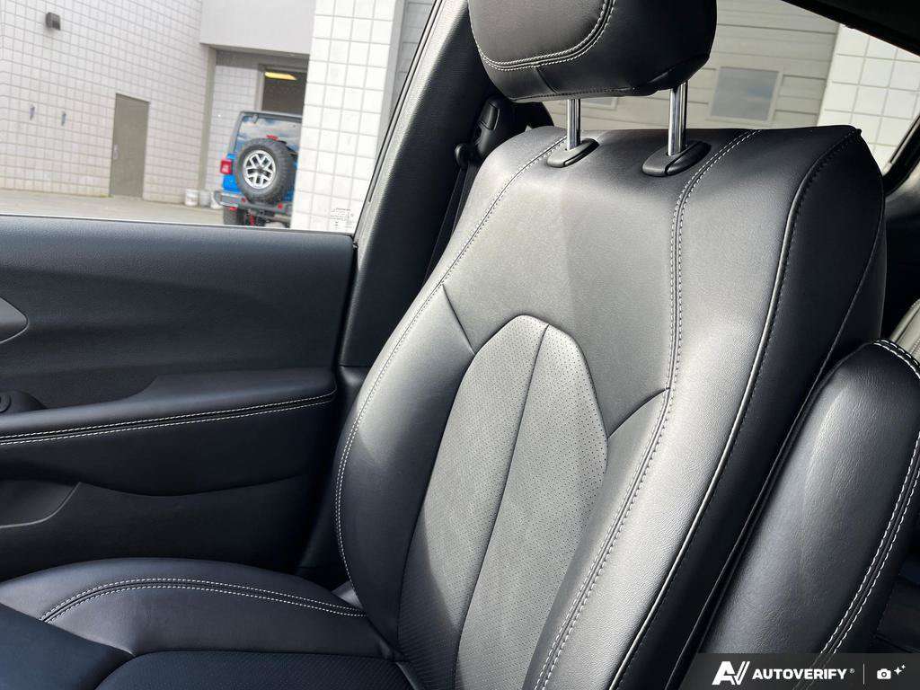 2027 Chrysler Grand Caravan — photo 20 of 25