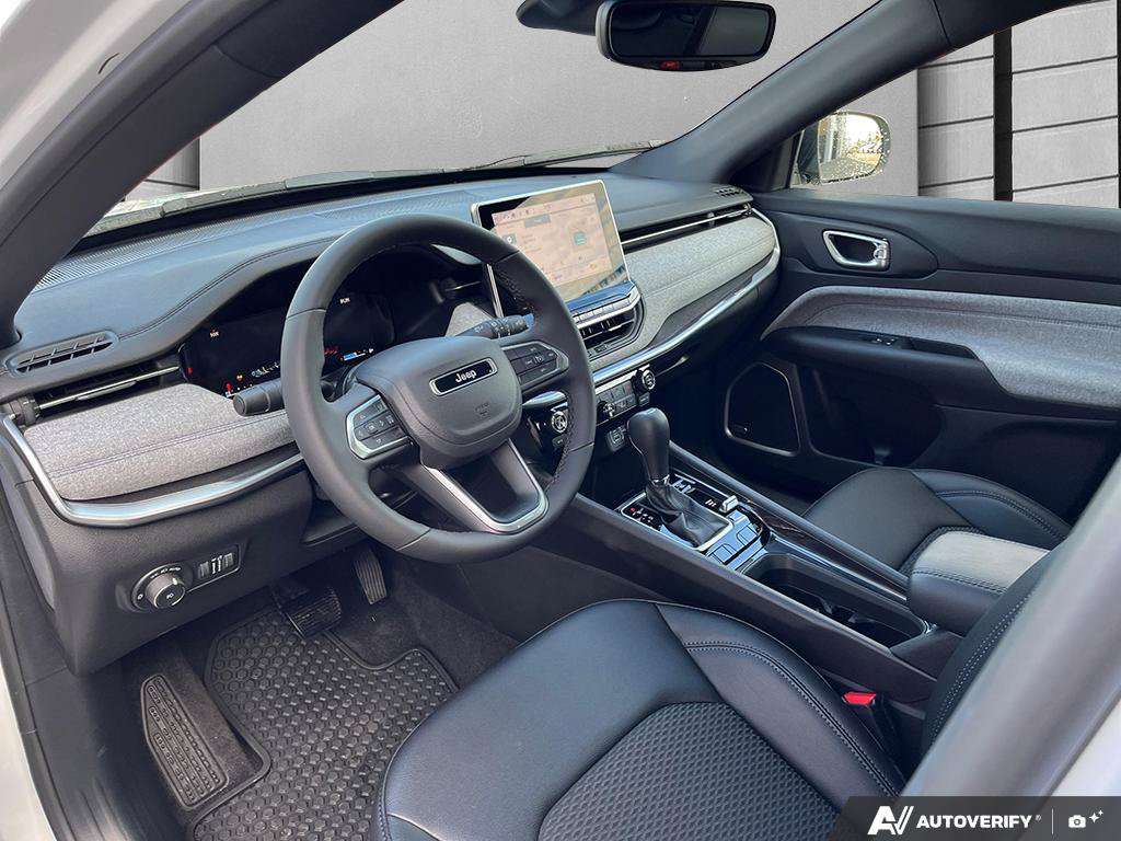 2026 Jeep Compass — photo 13 de 25