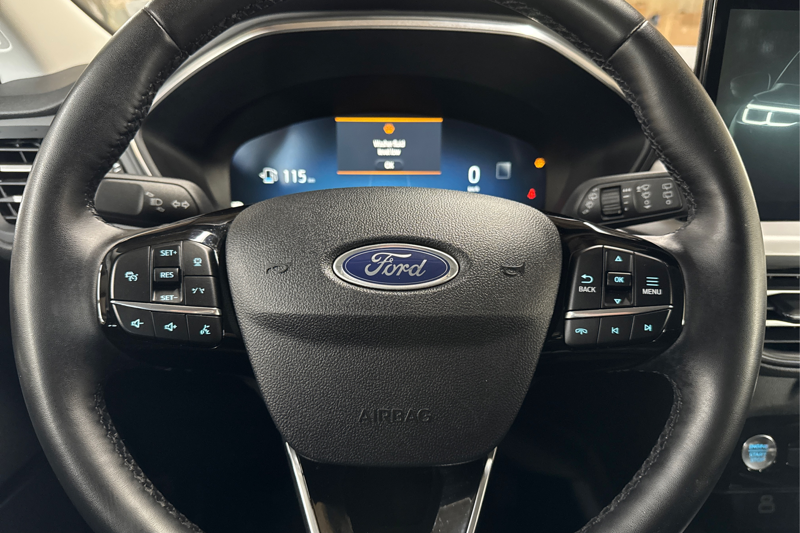 2025 Ford Escape — photo 14 of 35