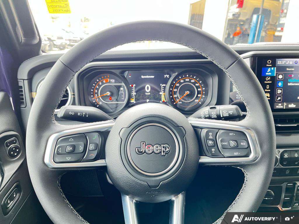 2026 Jeep Wrangler — photo 14 de 25