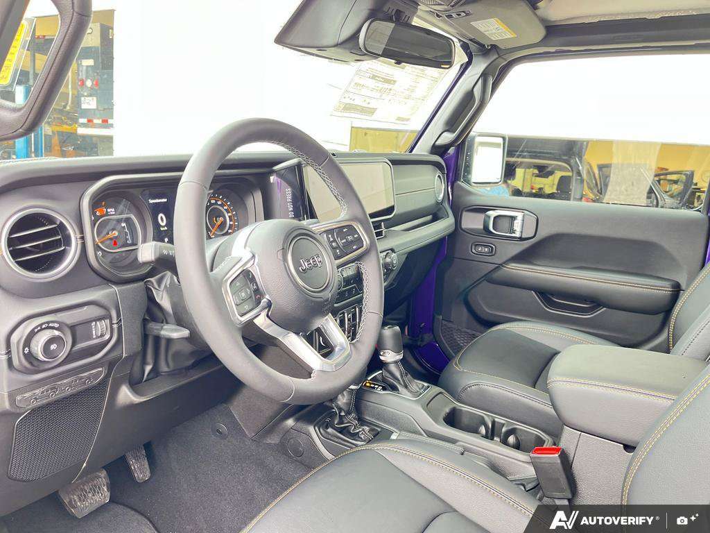 2026 Jeep Wrangler — photo 13 de 25