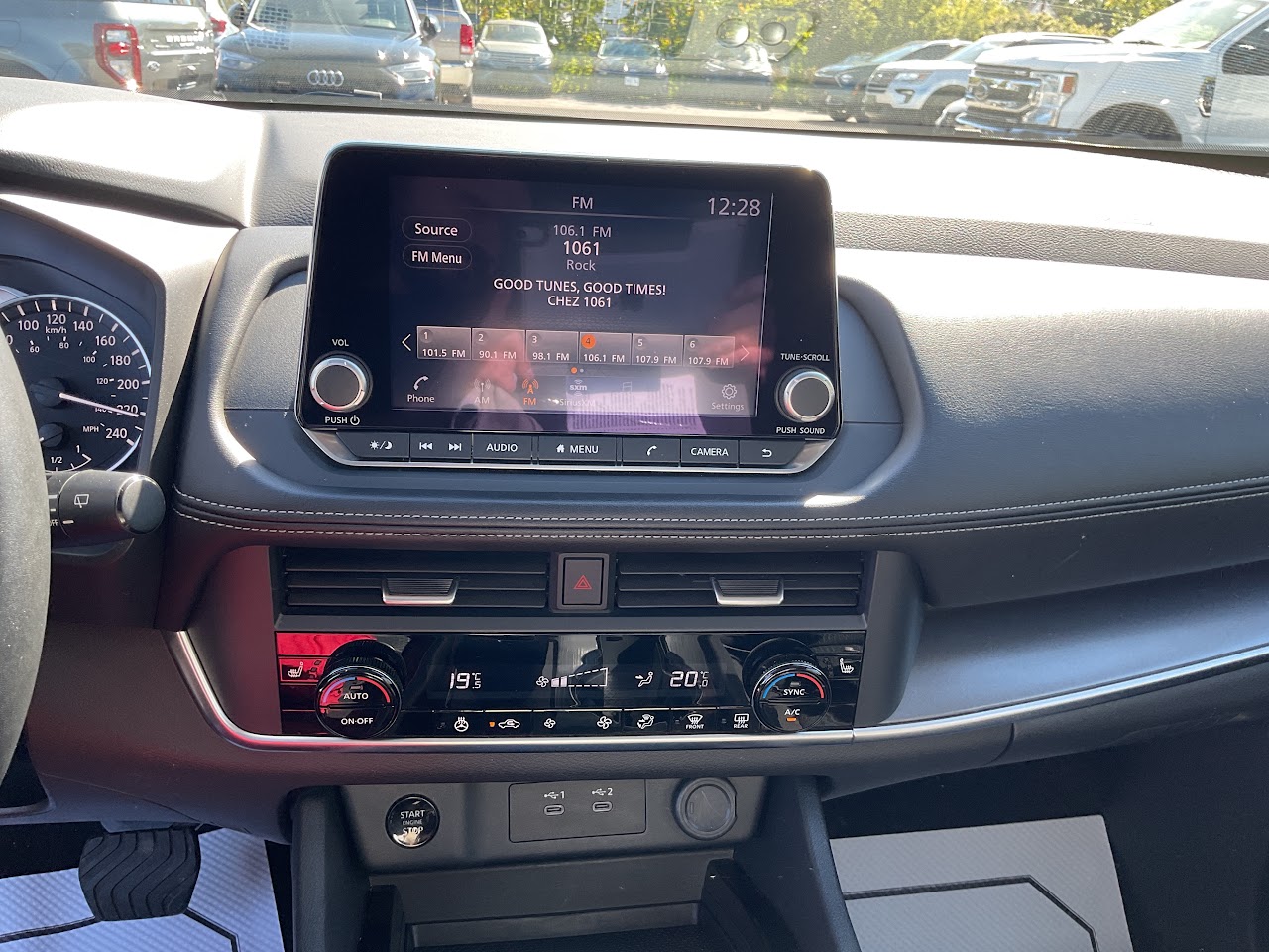 2025 Nissan Rogue — photo 32 of 34