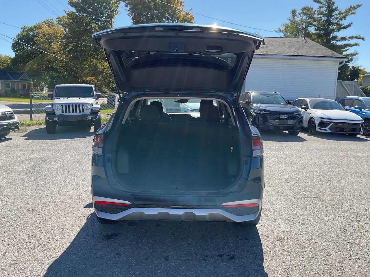 2025 Kia Sportage — photo 9 of 34