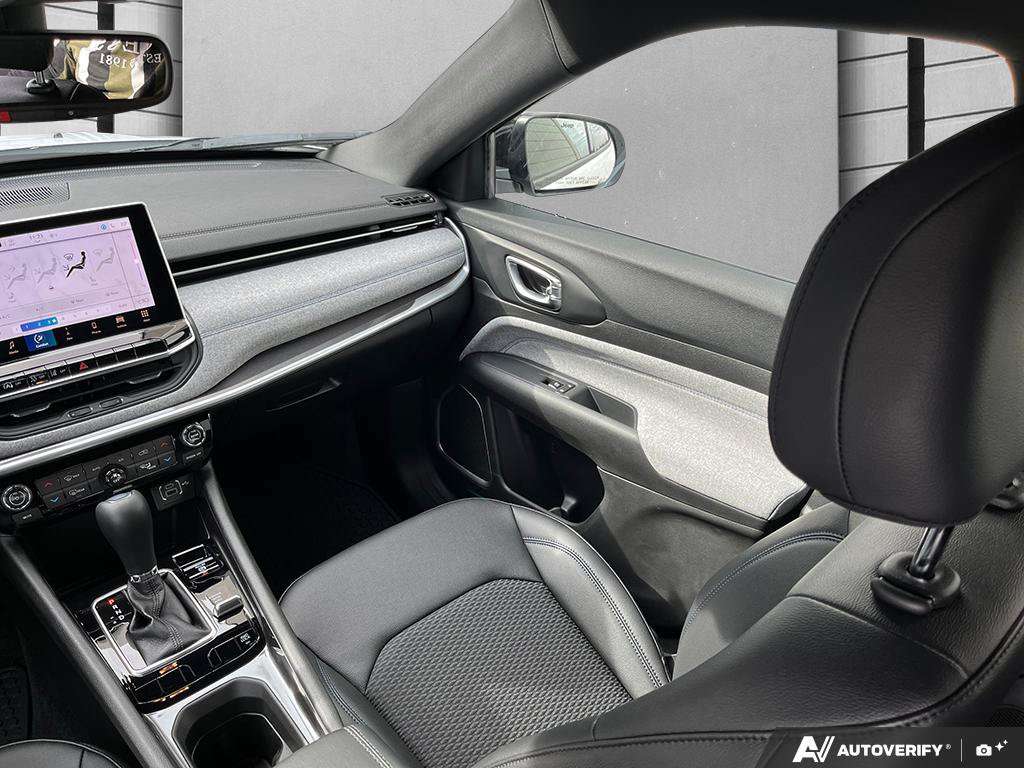 2025 Jeep Compass — photo 25 of 25