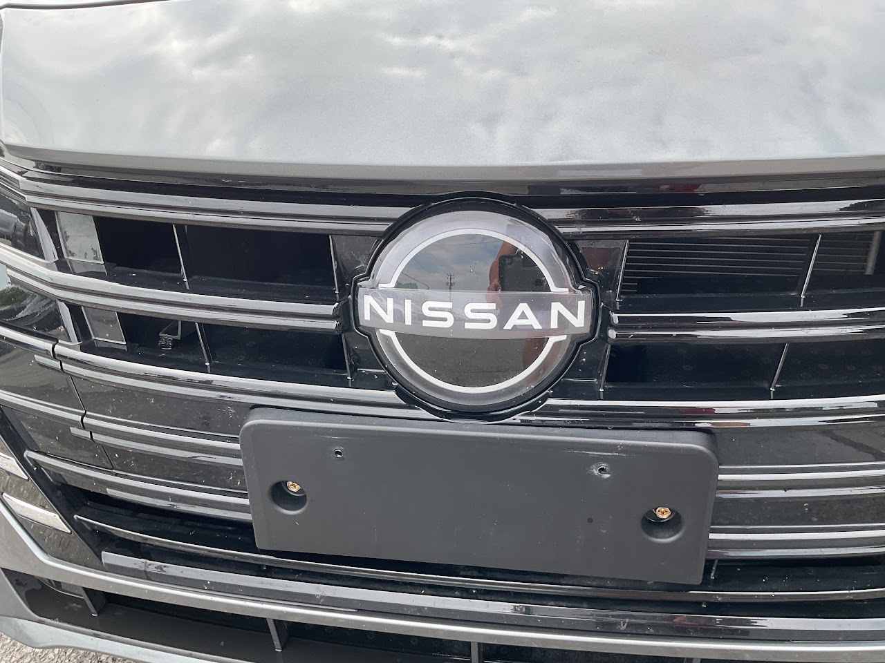2025 Nissan Versa — photo 18 of 33