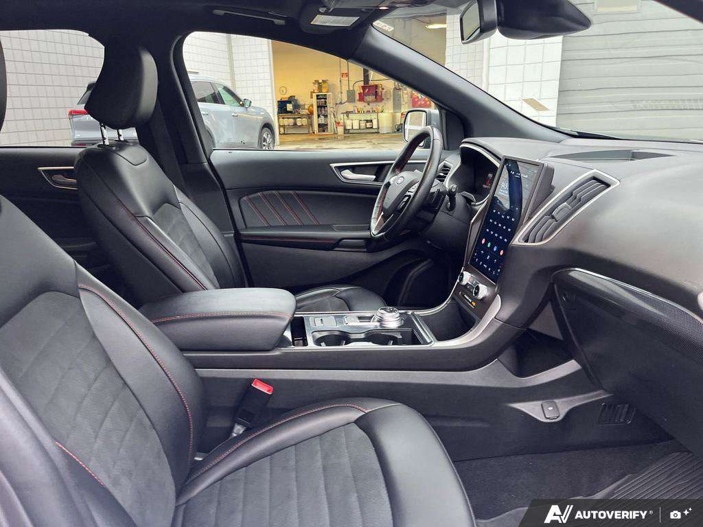 2021 Ford Edge — photo 22 of 25