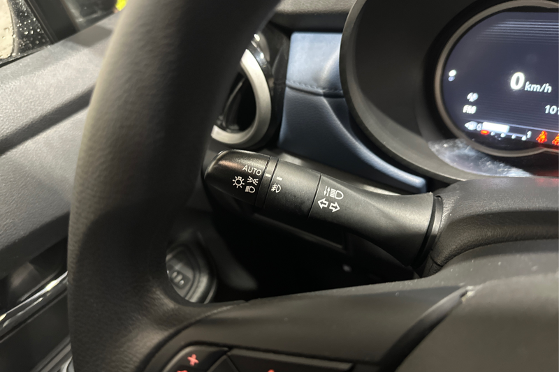 2025 Nissan Versa — photo 15 of 26