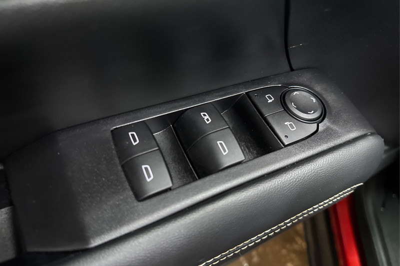 2025 GMC Terrain — photo 30 of 34