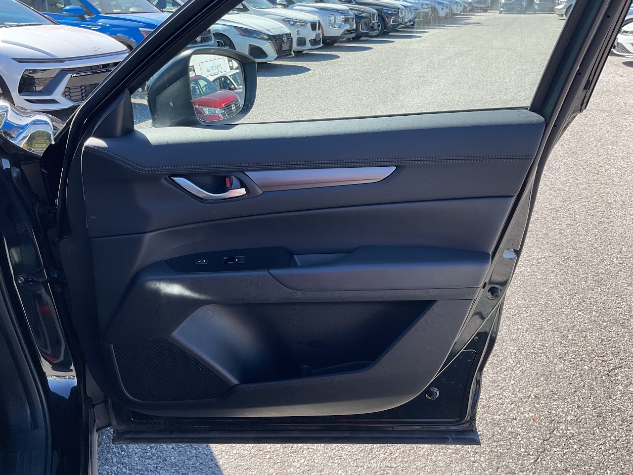 2025 Mazda CX-5 — photo 22 of 34