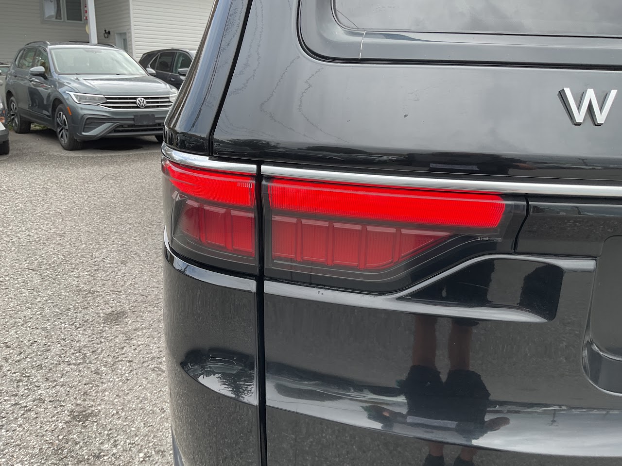 2022 Jeep Wagoneer — photo 17 of 34