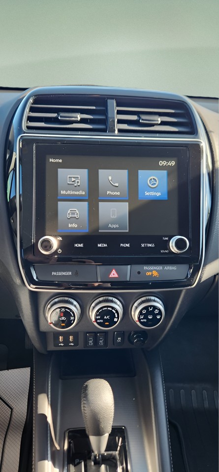 2023 Mitsubishi RVR — photo 10 of 12