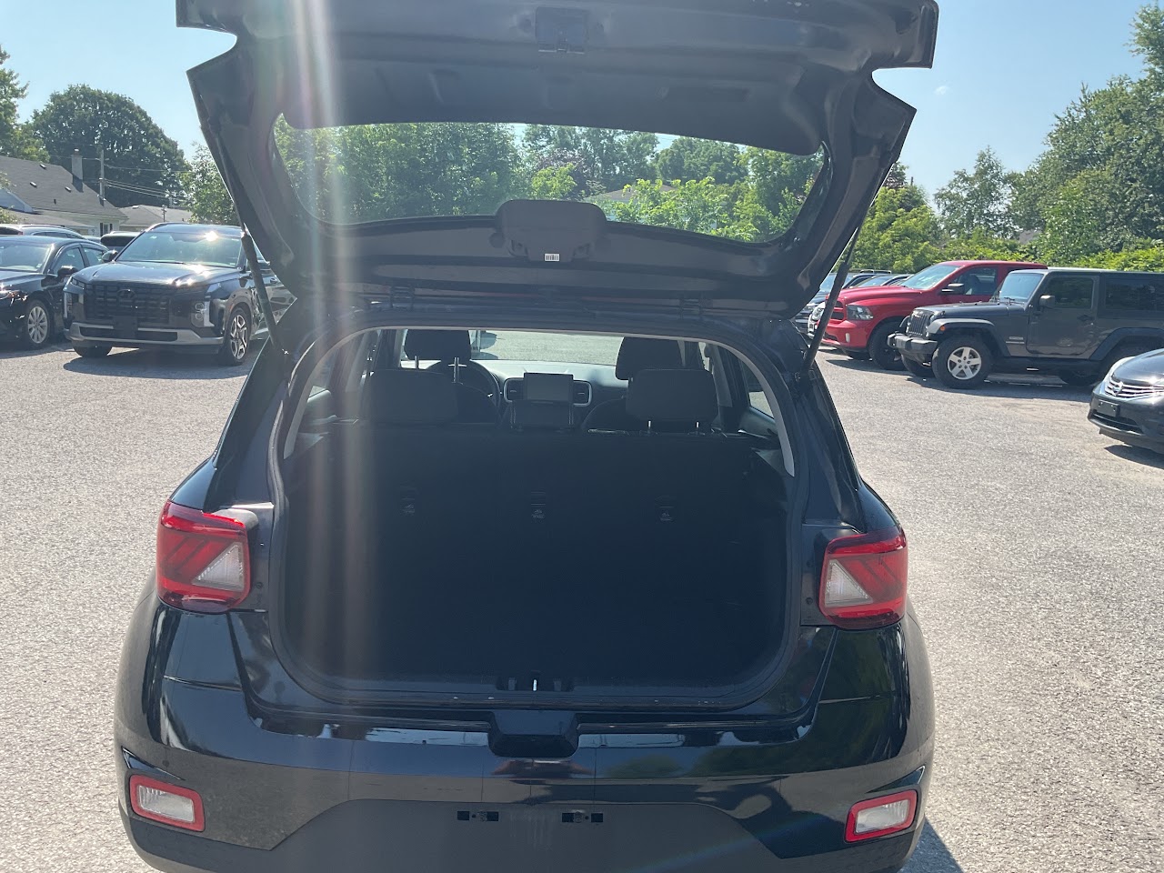 2024 Hyundai Venue — photo 21 of 34