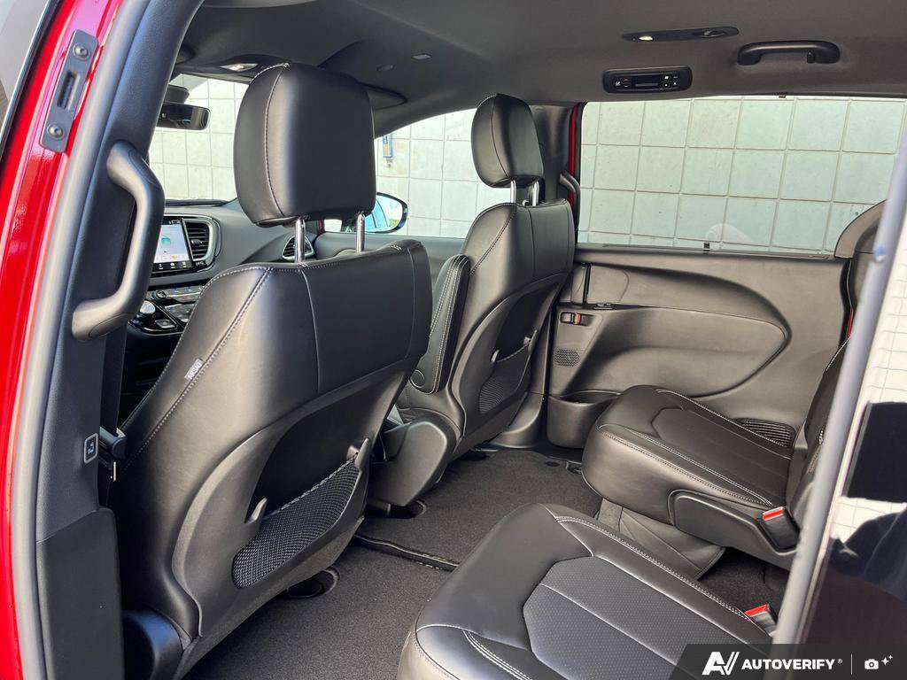 2026 Chrysler Grand Caravan — photo 23 of 25
