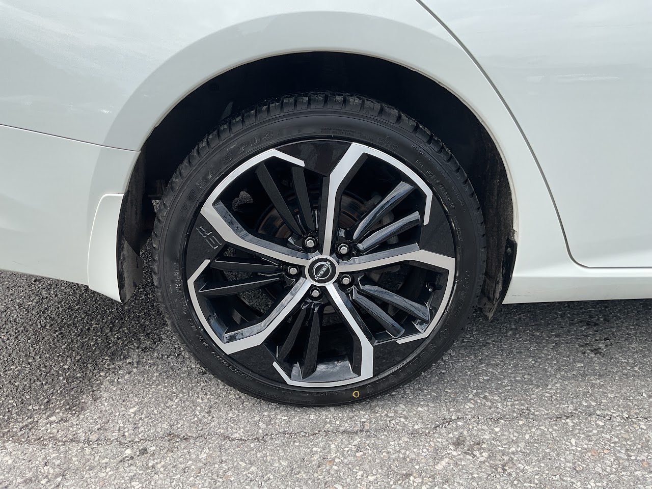 2024 Nissan Altima — photo 12 of 34