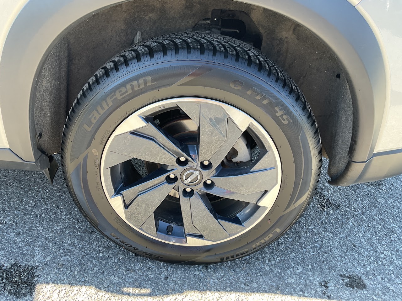 2025 Nissan Rogue — photo 14 of 33
