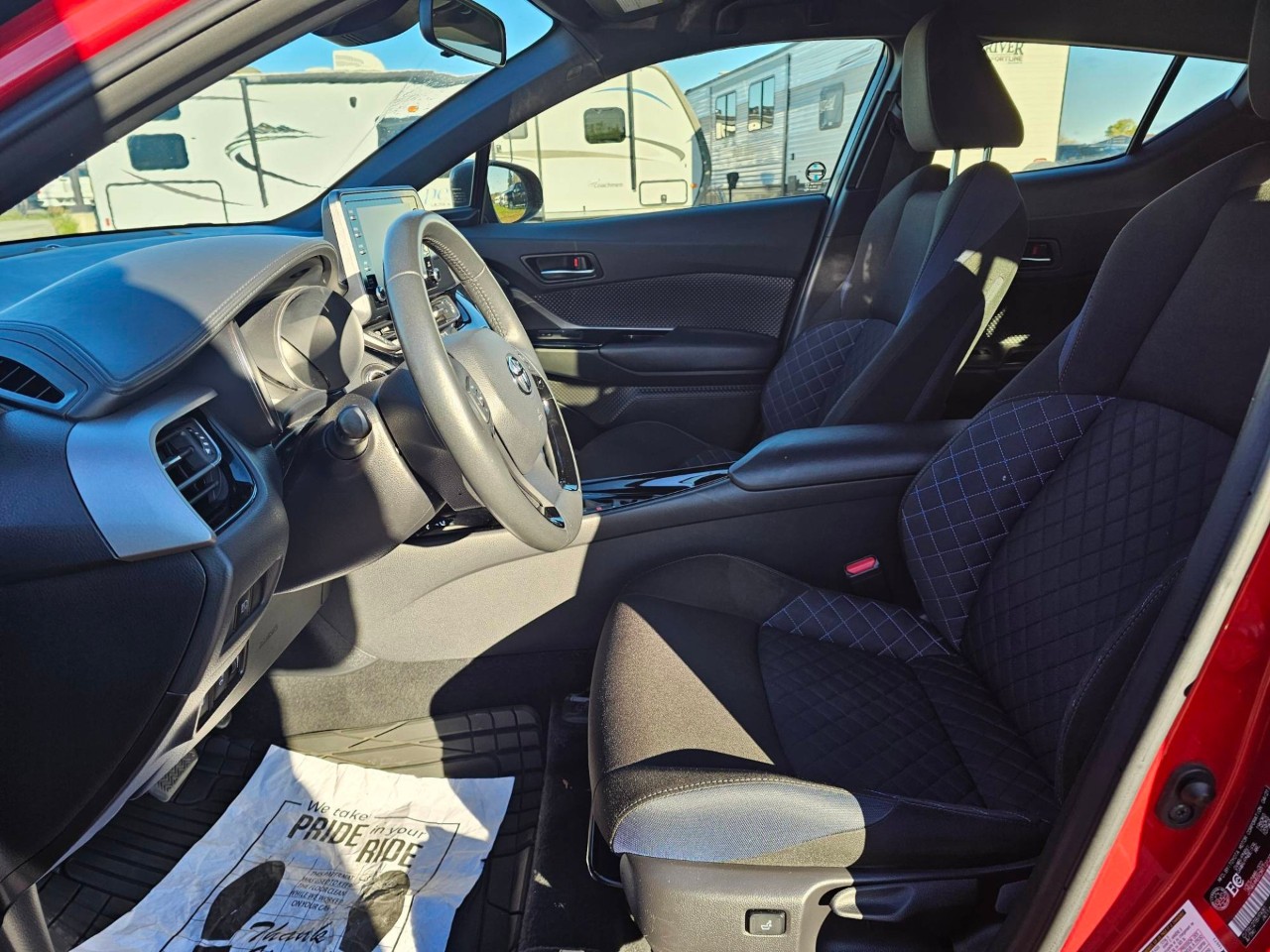 2021 Toyota C-HR — photo 9 of 22