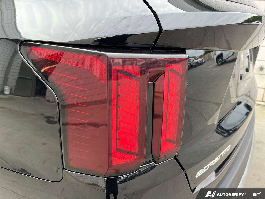 2025 Kia Sorento — photo 11 of 25