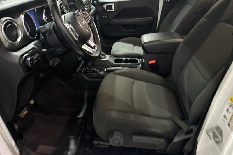 2019 Jeep Wrangler — photo 11 of 26
