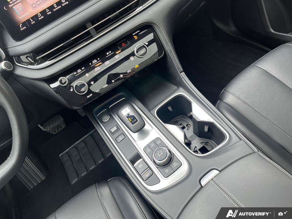2025 Infiniti QX60 — photo 18 of 25
