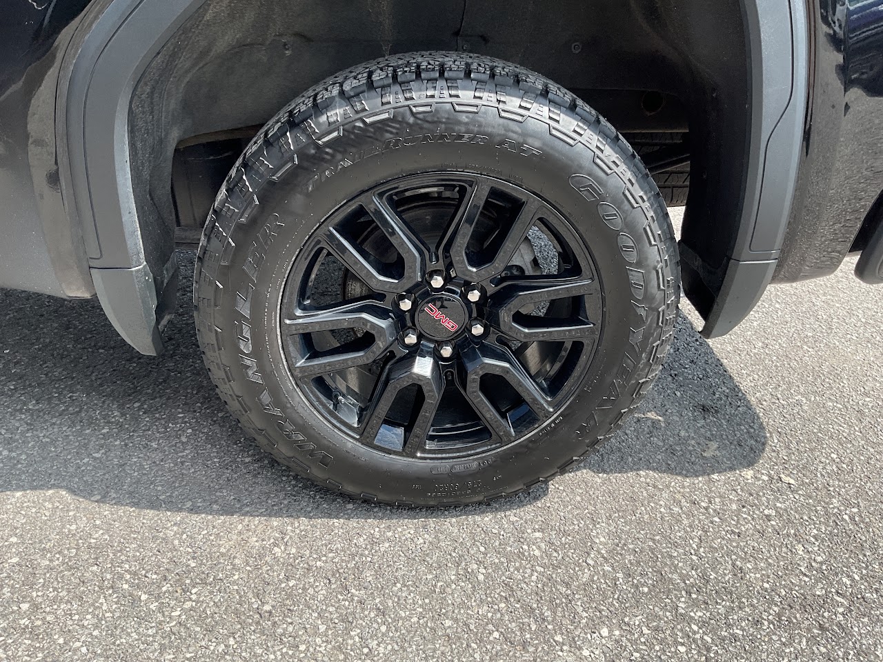 2024 GMC Sierra 1500 — photo 11 of 34