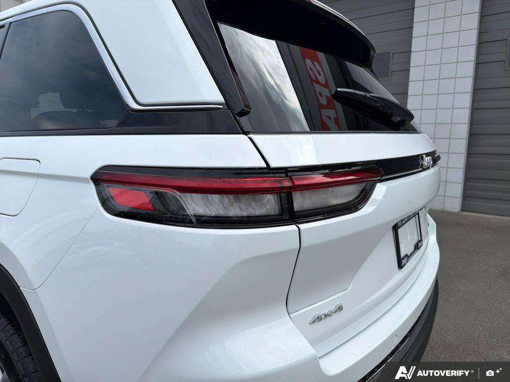 2026 Jeep Grand Cherokee — photo 11 of 25