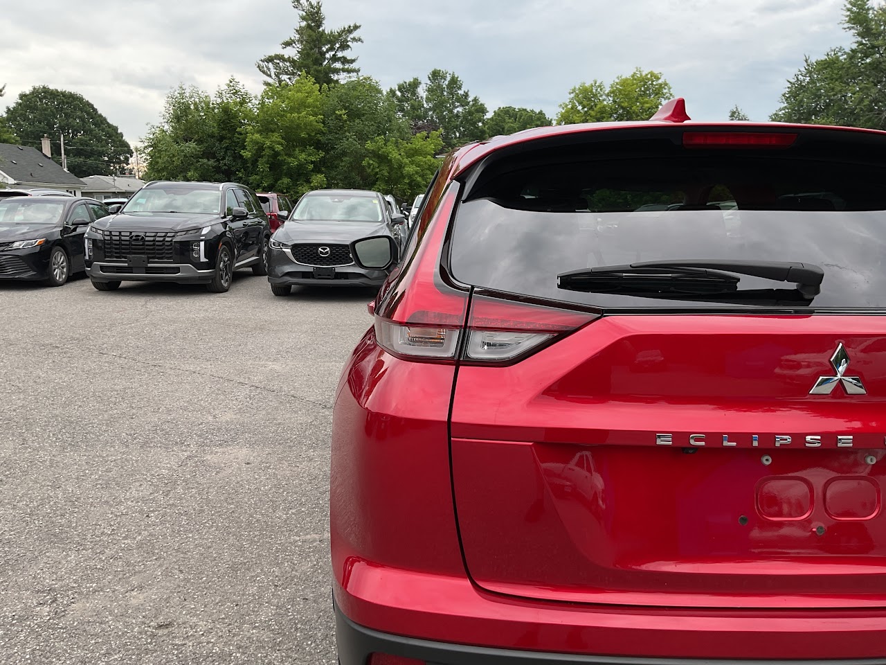 2023 Mitsubishi Eclipse Cross — photo 16 of 32