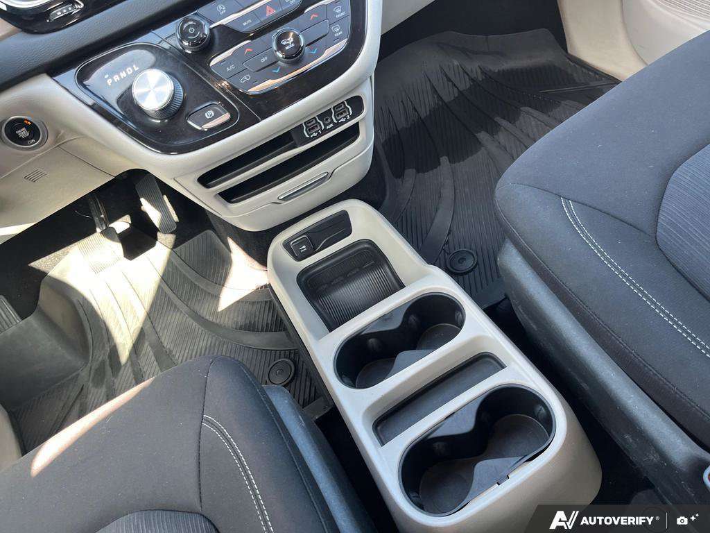 2021 Chrysler Grand Caravan — photo 18 of 25