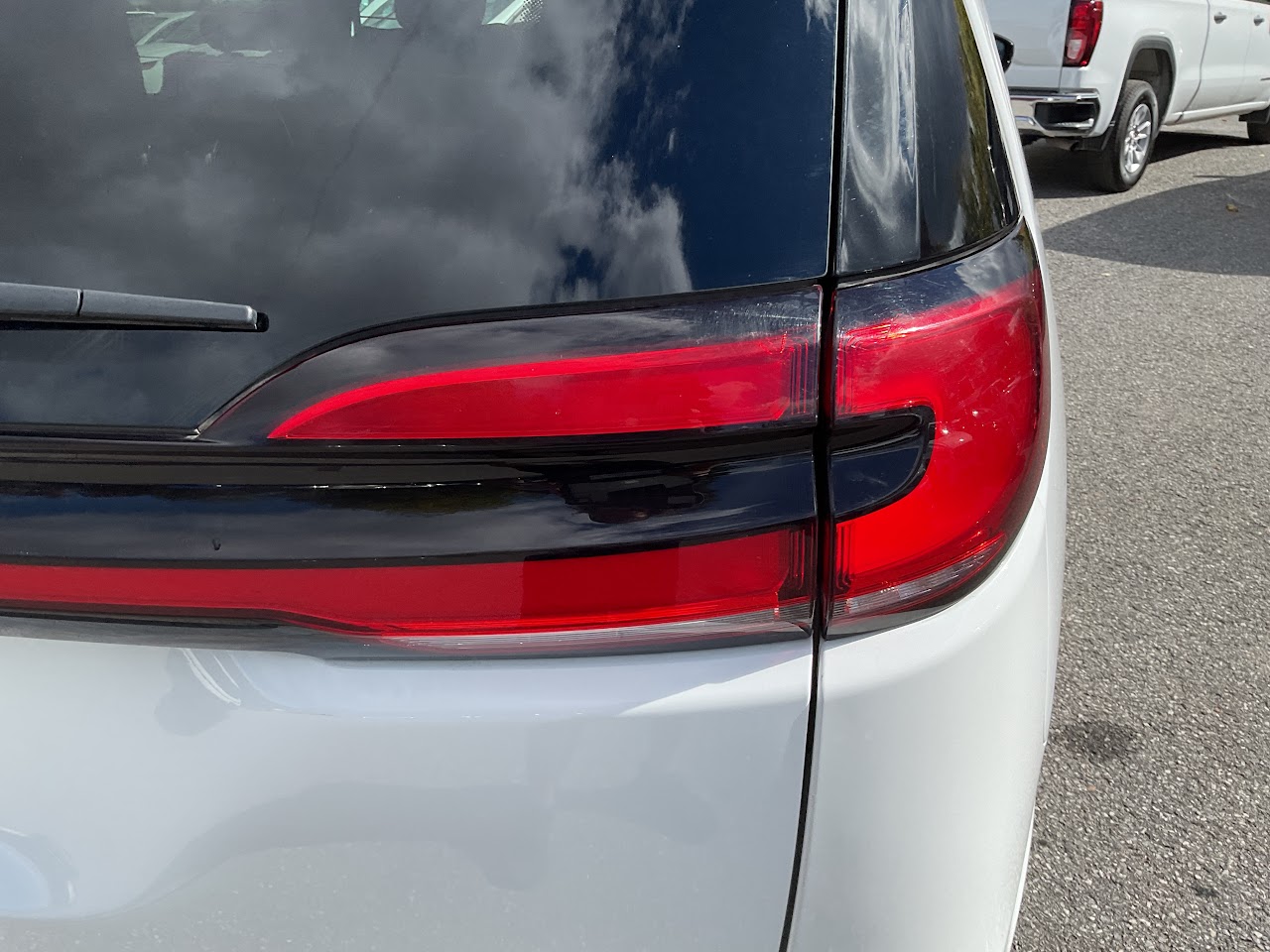 2024 Chrysler Pacifica — photo 14 of 34